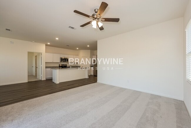 8348 Sniptoe Dr in Fort Worth, TX - Foto de edificio - Building Photo