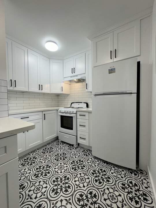 1286 W Adams Blvd in Los Angeles, CA - Building Photo