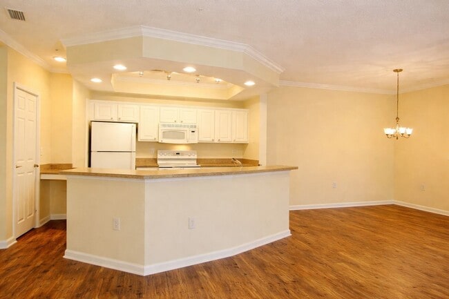 380 Marshland Rd in Hilton Head Island, SC - Building Photo - Building Photo