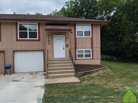 9184 W 78th Terrace in Overland Park, KS - Building Photo