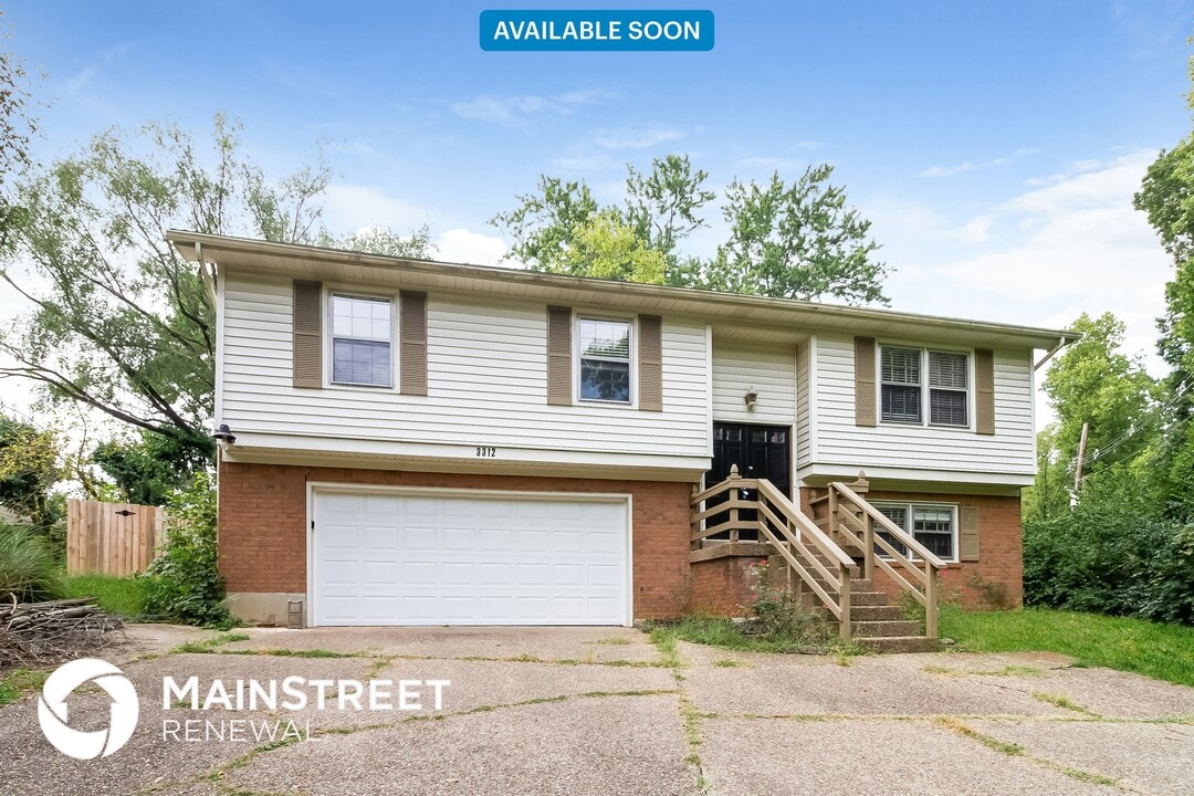 3312 Hunsinger Ln in Louisville, KY - Building Photo