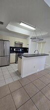 4946 Leeward Ln in Fort Lauderdale, FL - Foto de edificio - Building Photo