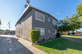 791 Shalimar Dr in Costa Mesa, CA - Building Photo - Building Photo