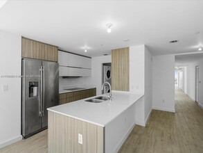 600 NE 27th St, Unit 2505 in Miami, FL - Building Photo - Building Photo