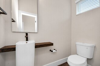 2911 Paul Quinn St in Houston, TX - Building Photo - Building Photo