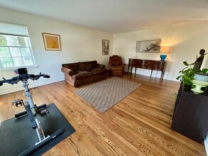48 Old Colony Rd in Monroe, CT - Building Photo - Building Photo