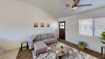 561 N 10th Pl in Show Low, AZ - Building Photo