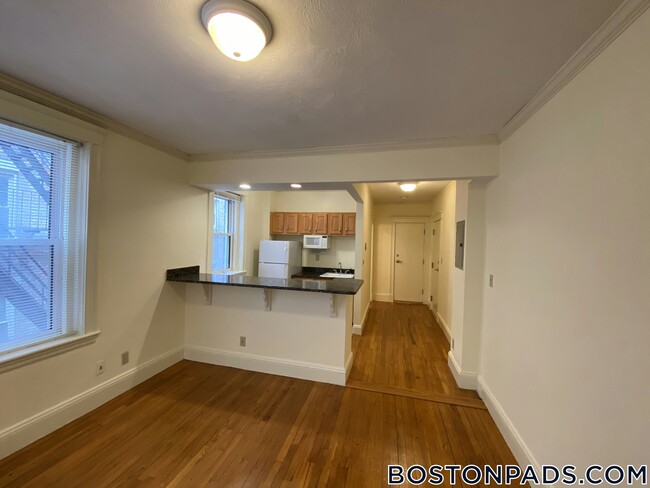 35 Park Dr in Boston, MA - Building Photo - Building Photo