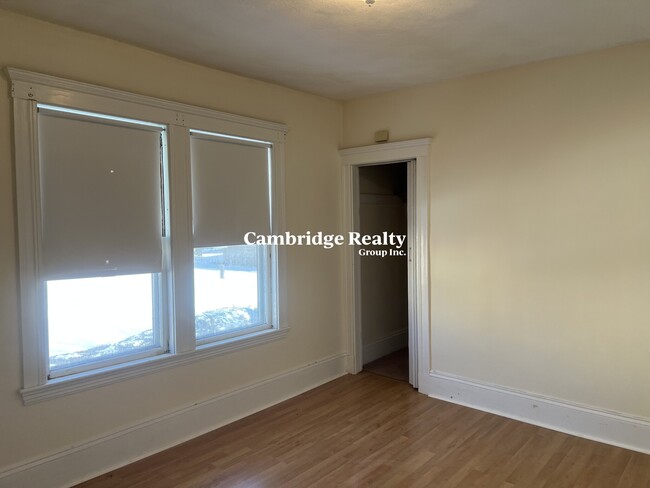 96 W Adams St, Unit 1 in Somerville, MA - Building Photo - Building Photo