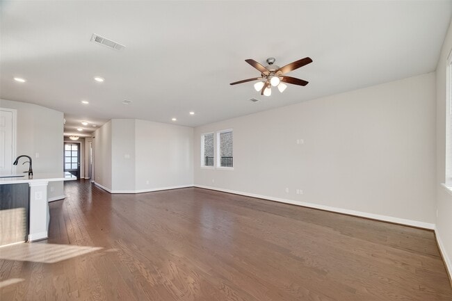 2131 Islawild Wy in La Marque, TX - Building Photo - Building Photo