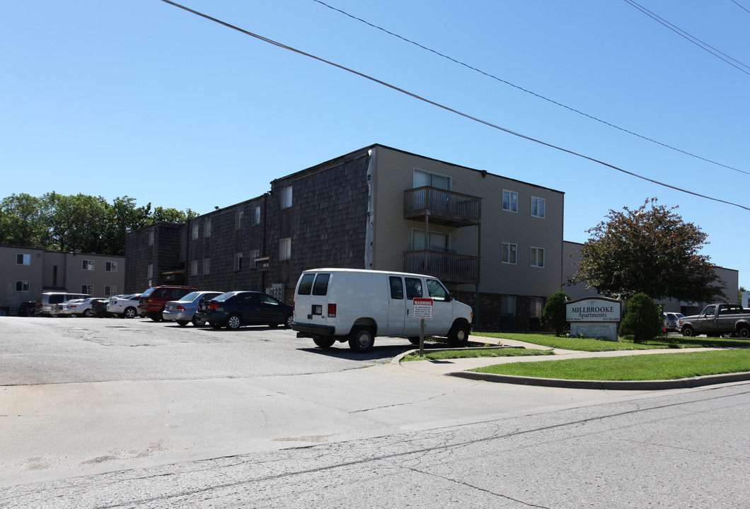 Millbrooke Apartments in Olathe, KS - Foto de edificio