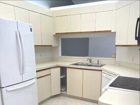 6531 SE Federal Hwy in Stuart, FL - Building Photo