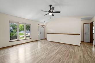 391 Garrison Dr in Lake Geneva, WI - Building Photo - Building Photo