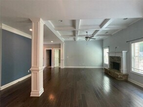 3483 Lost Oak Dr NE in Buford, GA - Foto de edificio - Building Photo