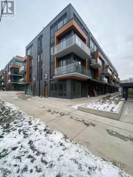 71 Curlew Dr in Toronto, ON - Building Photo