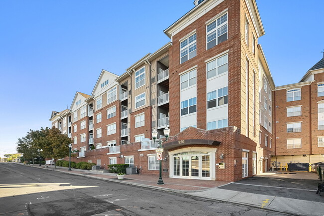 property at 850 E Main St