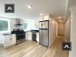 6 Louders Ln in Boston, MA - Building Photo - Building Photo