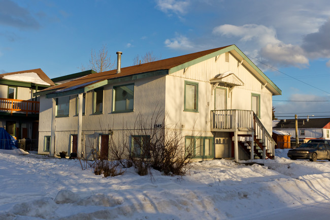 1345 Medfra St in Anchorage, AK - Building Photo - Building Photo