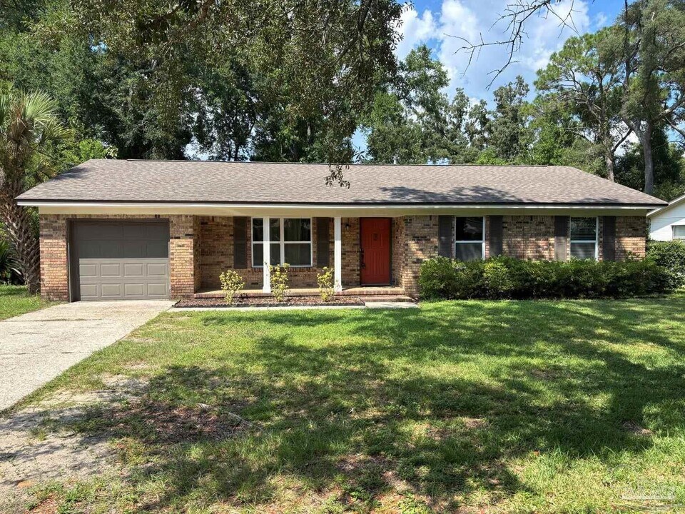 4426 Creighton Rd in Pensacola, FL - Building Photo
