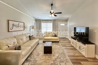 489 Sara Ave in Mary Esther, FL - Building Photo - Building Photo