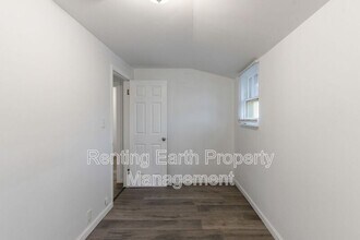 9746 Diamond Dr in St. Louis, MO - Building Photo - Building Photo