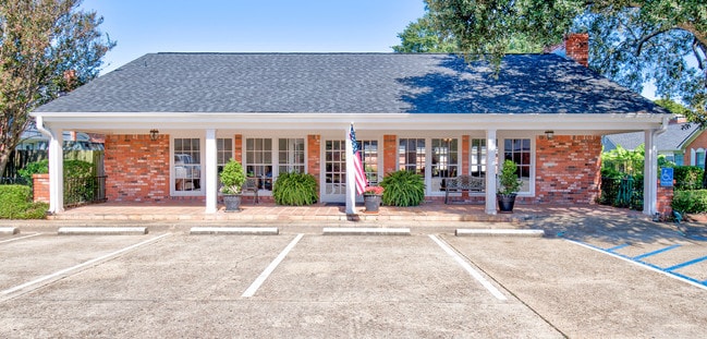 Towne Oaks Apartments in Shreveport, LA - Foto de edificio - Building Photo