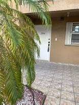 2744 W 60th St, Unit 51 in Hialeah, FL - Building Photo