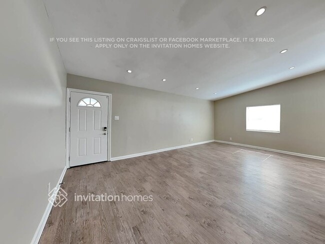 18612 Arminta St in Los Angeles, CA - Building Photo - Building Photo