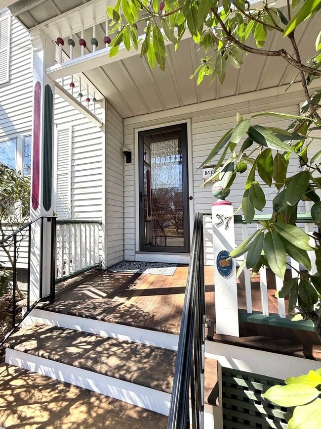 property at 37 Oxford St