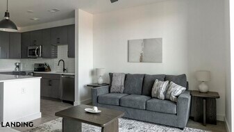 1007 S Mint St, Unit 820 in Charlotte, NC - Building Photo