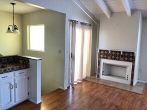 2171 Monmouth Dr in Ventura, CA - Building Photo - Building Photo