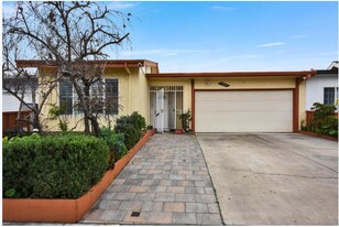 1262 Turtlerock Dr in San Jose, CA - Building Photo