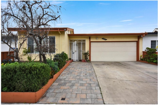 property at 1262 Turtlerock Dr