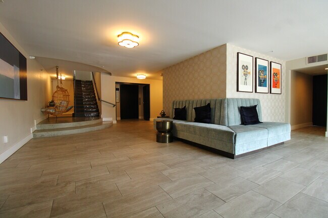 Windfaire Apartments in North Hollywood, CA - Building Photo - Building Photo
