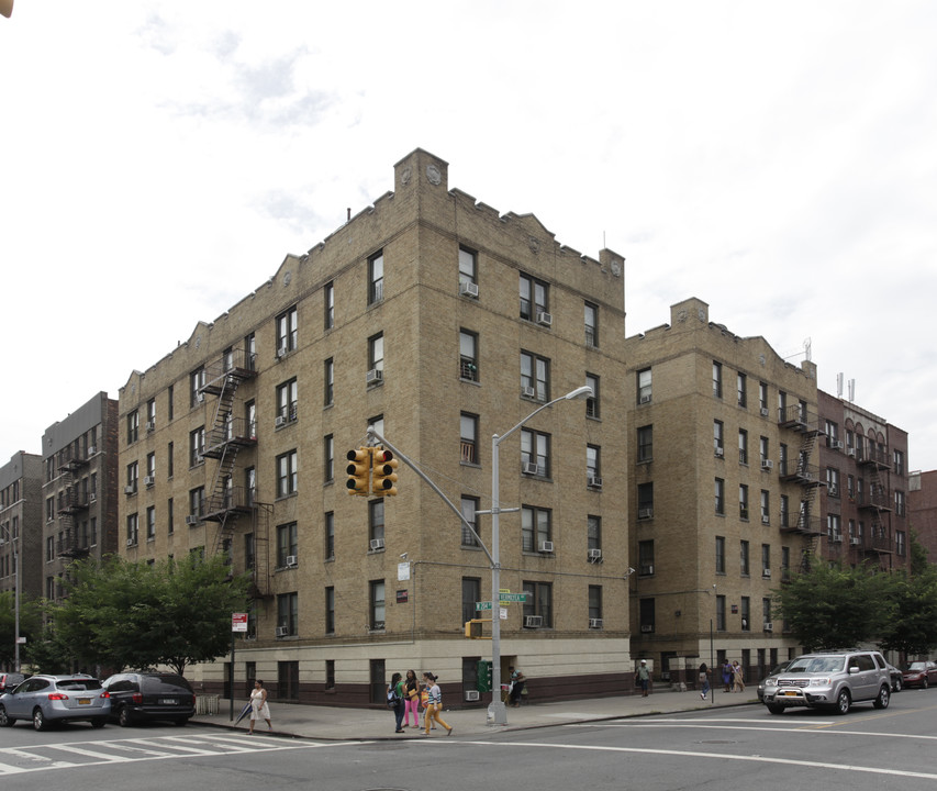 85-87 Vermilyea Ave in New York, NY - Foto de edificio