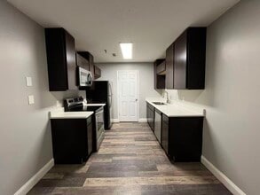 1360 Brook St in St. Charles, IL - Building Photo - Building Photo