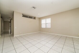 5523 Terrain De Golf Dr in Lutz, FL - Building Photo - Building Photo