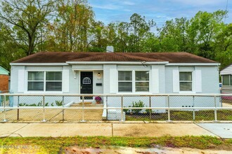 4616 Timuquana Rd in Jacksonville, FL - Building Photo - Building Photo