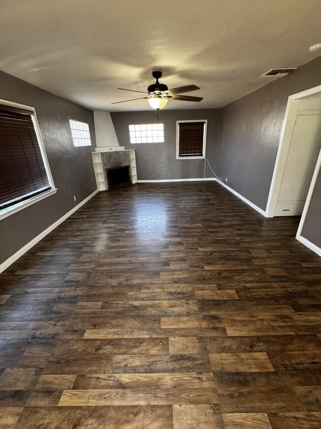 100 Hickerson Dr in Bakersfield, CA - Building Photo - Building Photo