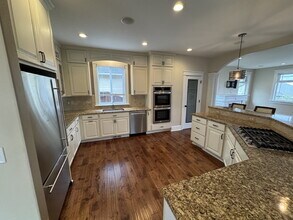 16831 SE Knoll Ridge Terrace in Portland, OR - Building Photo - Building Photo