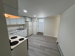 32 Forest Rd in Wolfeboro, NH - Building Photo - Building Photo