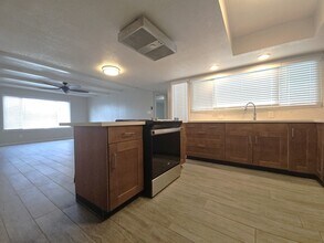 3301 S Terrace Rd in Tempe, AZ - Building Photo - Building Photo