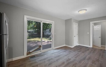 1305 Centennial Dr in Champaign, IL - Building Photo - Building Photo