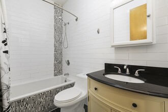 84 MacDougal St in Brooklyn, NY - Building Photo - Interior Photo