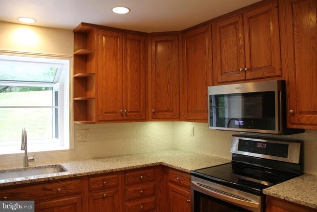 property at 1103 Delf Dr
