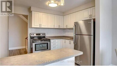 145 Elinor Ave in Toronto, ON - Building Photo - Building Photo