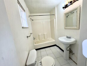 416 Frisco St-Unit -B in Houston, TX - Building Photo - Building Photo