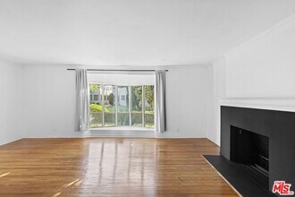 6289 Commodore Sloat Dr in Los Angeles, CA - Building Photo - Building Photo