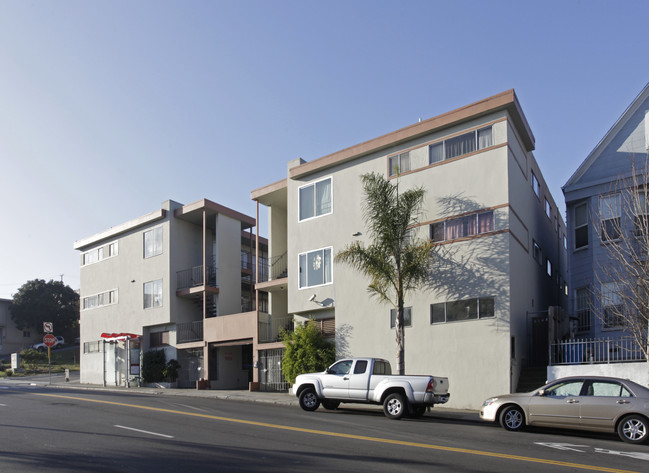 3180-3190 San Bruno Ave in San Francisco, CA - Foto de edificio - Building Photo