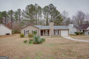 6960 Brown Dr S in Fairburn, GA - Building Photo